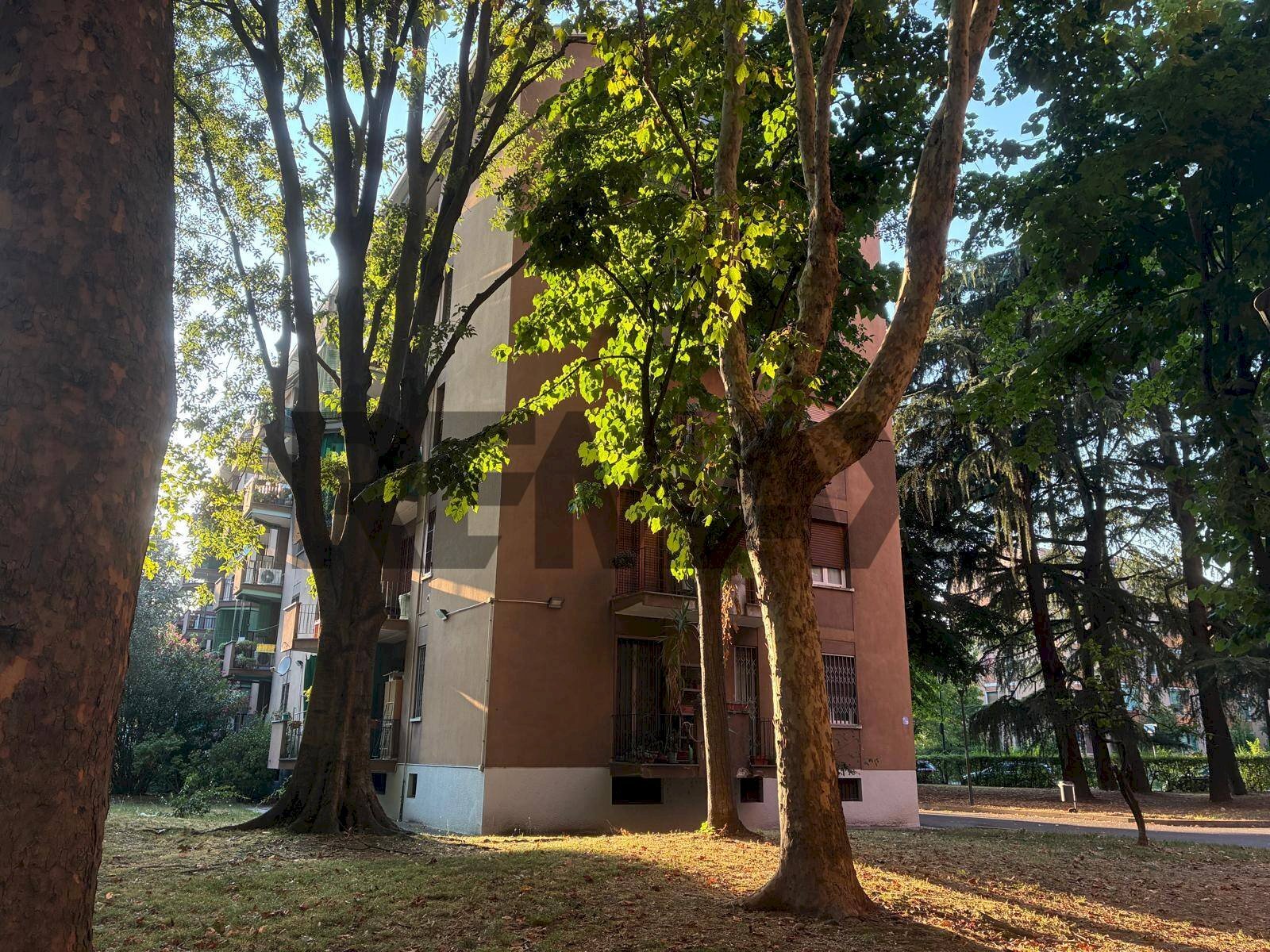Edificio all\'aperto - Bilocale Via Val Di Bondo
21, Milano - foto 3