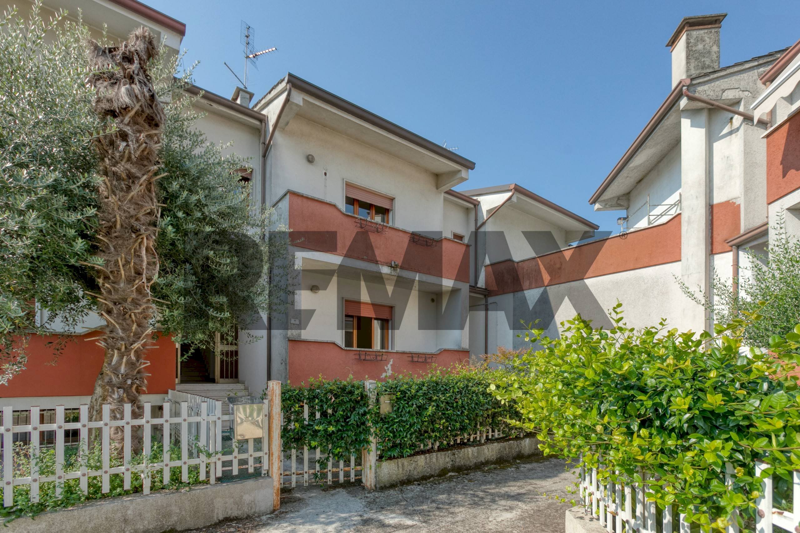 Casa all\'aperto - Villa a Schiera via Matteotti
 
5, Borgo Veneto - foto 1