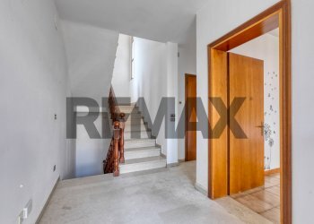 Scale - Villa a Schiera via Matteotti
5, Borgo Veneto - foto 10