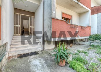 Scale - Villa a Schiera via Matteotti
5, Borgo Veneto - foto 15