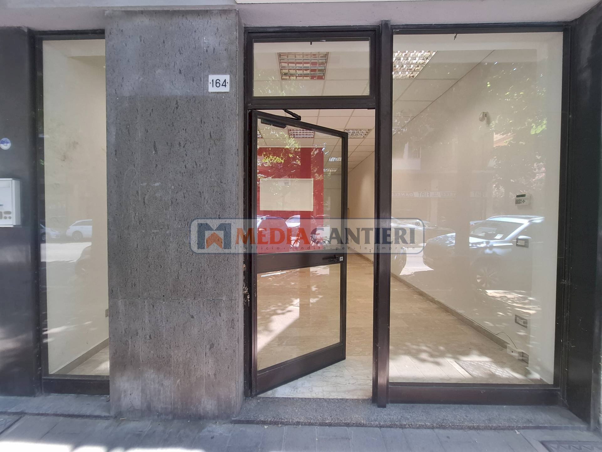 Foto 2 - Negozio VIALE BOVIO
154, Pescara - foto 2