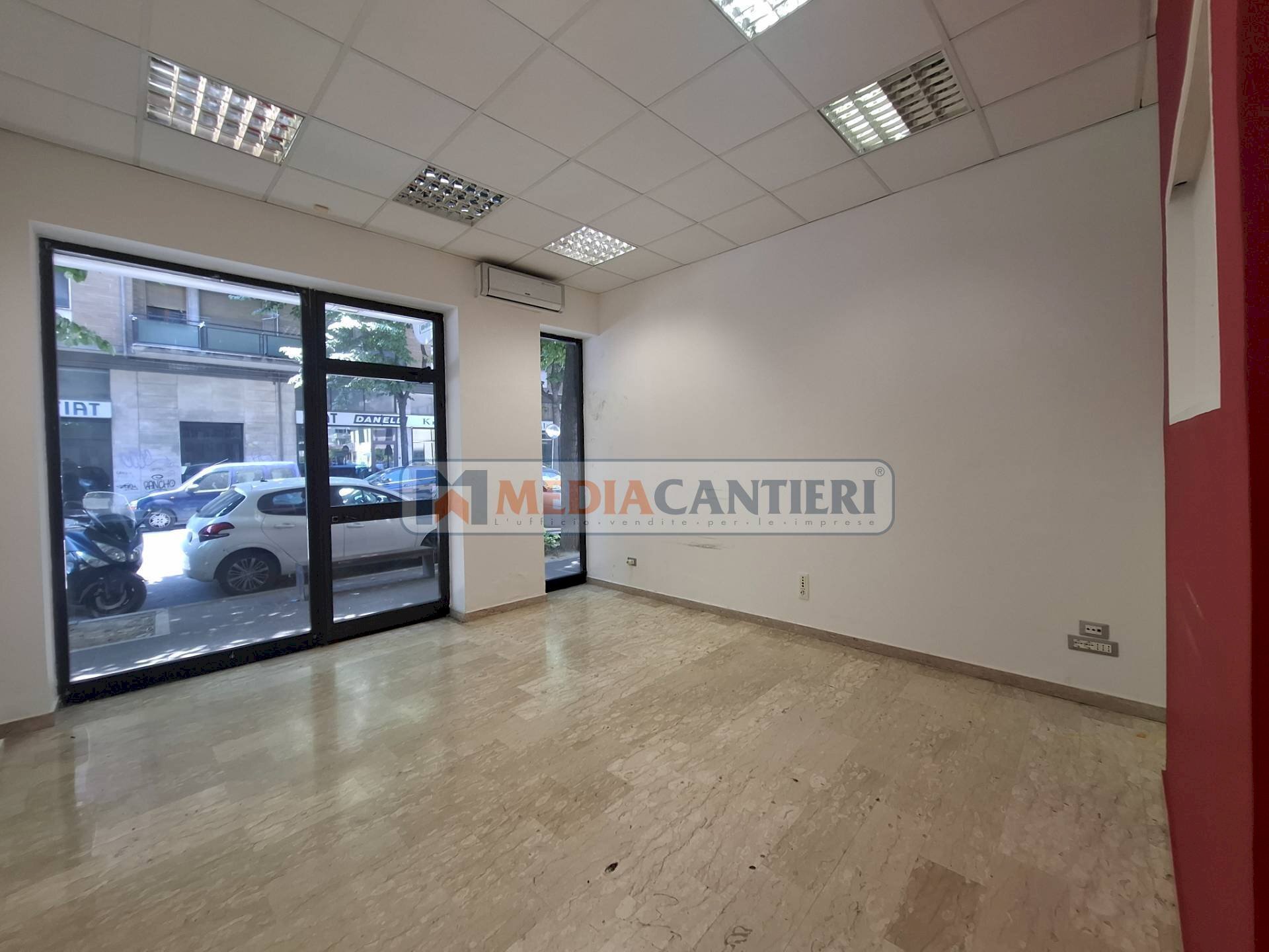 Foto 3 - Negozio VIALE BOVIO
154, Pescara - foto 3