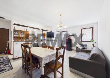Sala da pranzo - Three-room apartment Largo Europa
 
30, Sutri - photo 5