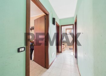 Hall / corridoio - Three-room apartment Largo Europa
 
30, Sutri - photo 19