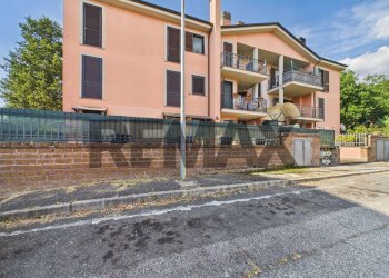 Edificio all\'aperto - Three-room apartment Largo Europa
 
30, Sutri - photo 23