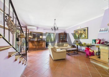 Soggiorno - Villa via della ficoraccia
 
12, Formello - foto 12