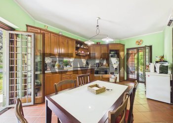 Sala da pranzo - Villa via della ficoraccia
 
12, Formello - foto 15