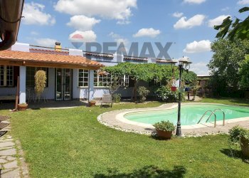 Piscina - Villa via dello scopiglieto
 
12, Formello - foto 1