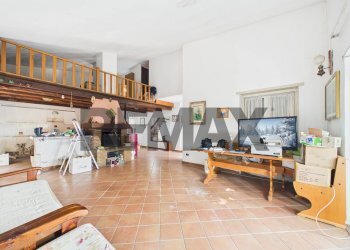 Soggiorno - Villa strada della campana
 
1, Campagnano di Roma - foto 4