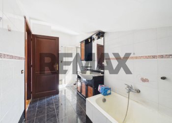 Bagno - Villa strada della campana
 
1, Campagnano di Roma - foto 15