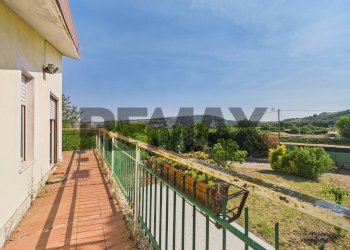 Balcone - Villa strada della campana
 
1, Campagnano di Roma - foto 17
