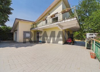Terrazza - Villa strada della campana
 
1, Campagnano di Roma - foto 19