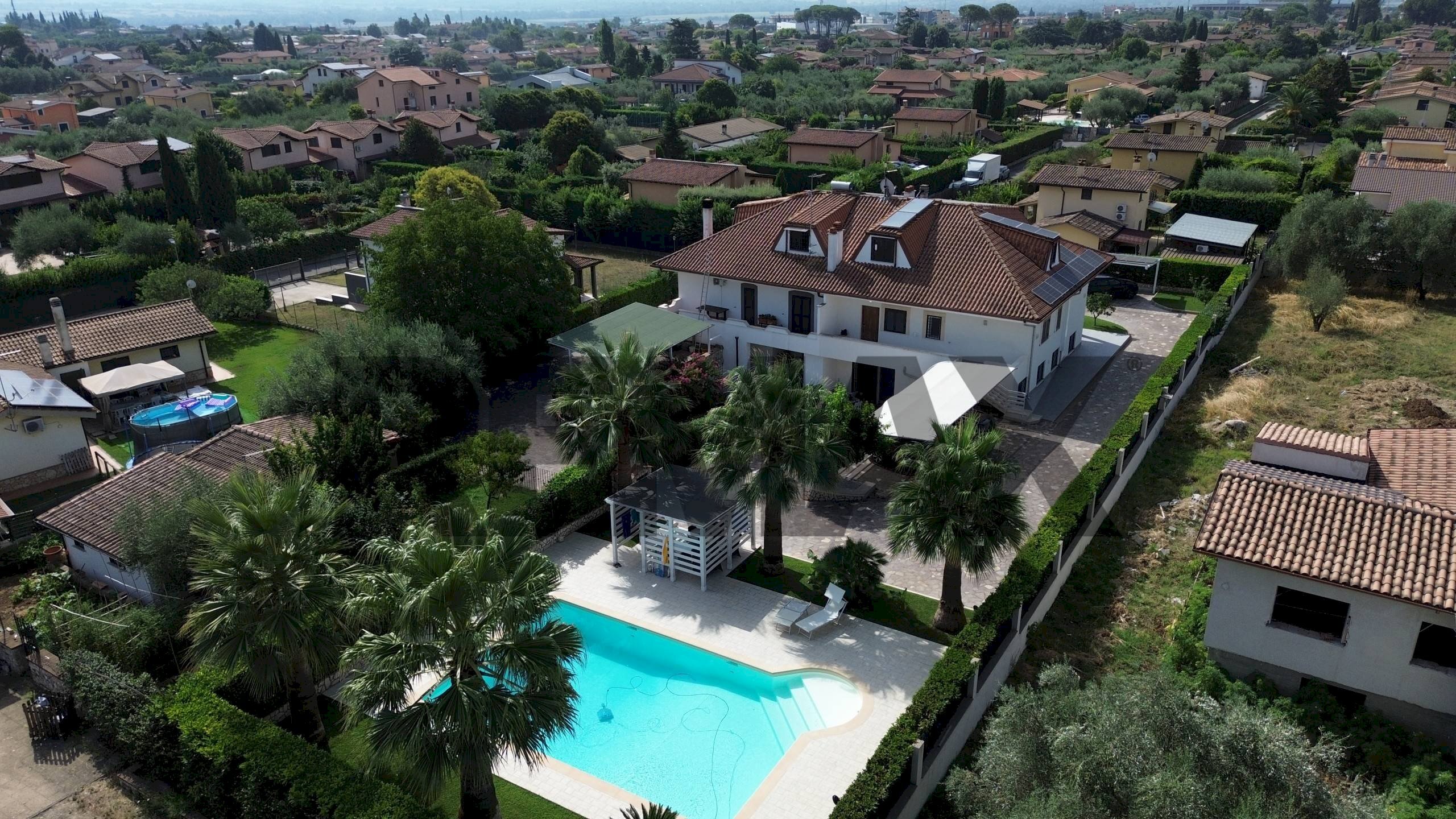 Piscina - Semi-detached house Via Genova
21, Fiano Romano - photo 3