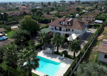 Piscina - Semi-detached house Via Genova
 
21, Fiano Romano - photo 71