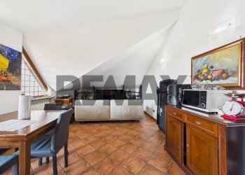 Sala da pranzo - Semi-detached house Via Genova
 
21, Fiano Romano - photo 79