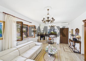 Soggiorno - Villa via biandrate
 
130, Anguillara Sabazia - foto 32
