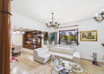 Soggiorno - Villa via biandrate
 
130, Anguillara Sabazia - foto 36