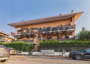 Edificio all\'aperto - Attico Via Sante Monachesi
 
7, Mentana - foto 1