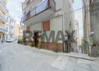 Edificio all\'aperto - Trilocale Via Don Luigi Sturzo
 
18, Altofonte - foto 3