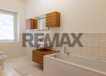 Bagno - Villa Via Monte nero
 
28/B, Arona - photo 14