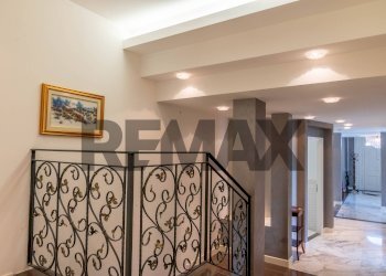 Hall / corridoio - Villa Via Monte nero
 
28/B, Arona - photo 28
