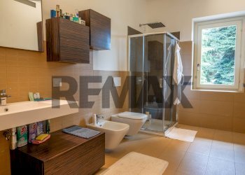 Bagno - Villa Via Monte nero
 
28/B, Arona - photo 31