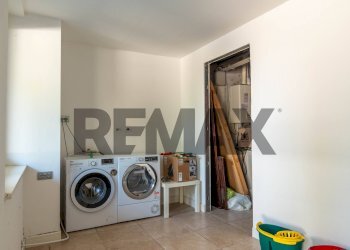 Lavanderia - Villa Via Monte nero
 
28/B, Arona - photo 48