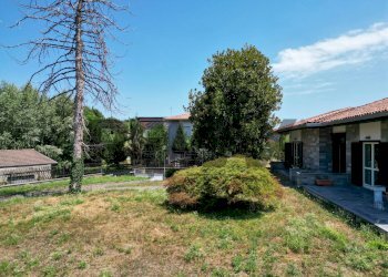 Giardino - Villa Via Monte nero
 
28/B, Arona - photo 60