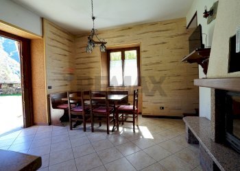 Sala da pranzo - Trilocale via Monterosa
 
57, Scopa - foto 10
