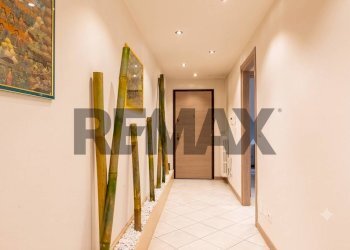 Hall / corridoio - Trilocale Via Matteotti
 
13, Arona - foto 4