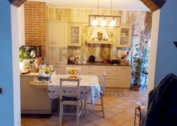 Sala da pranzo - Villa Via Monte Amiata
 
1, Dormelletto - foto 17