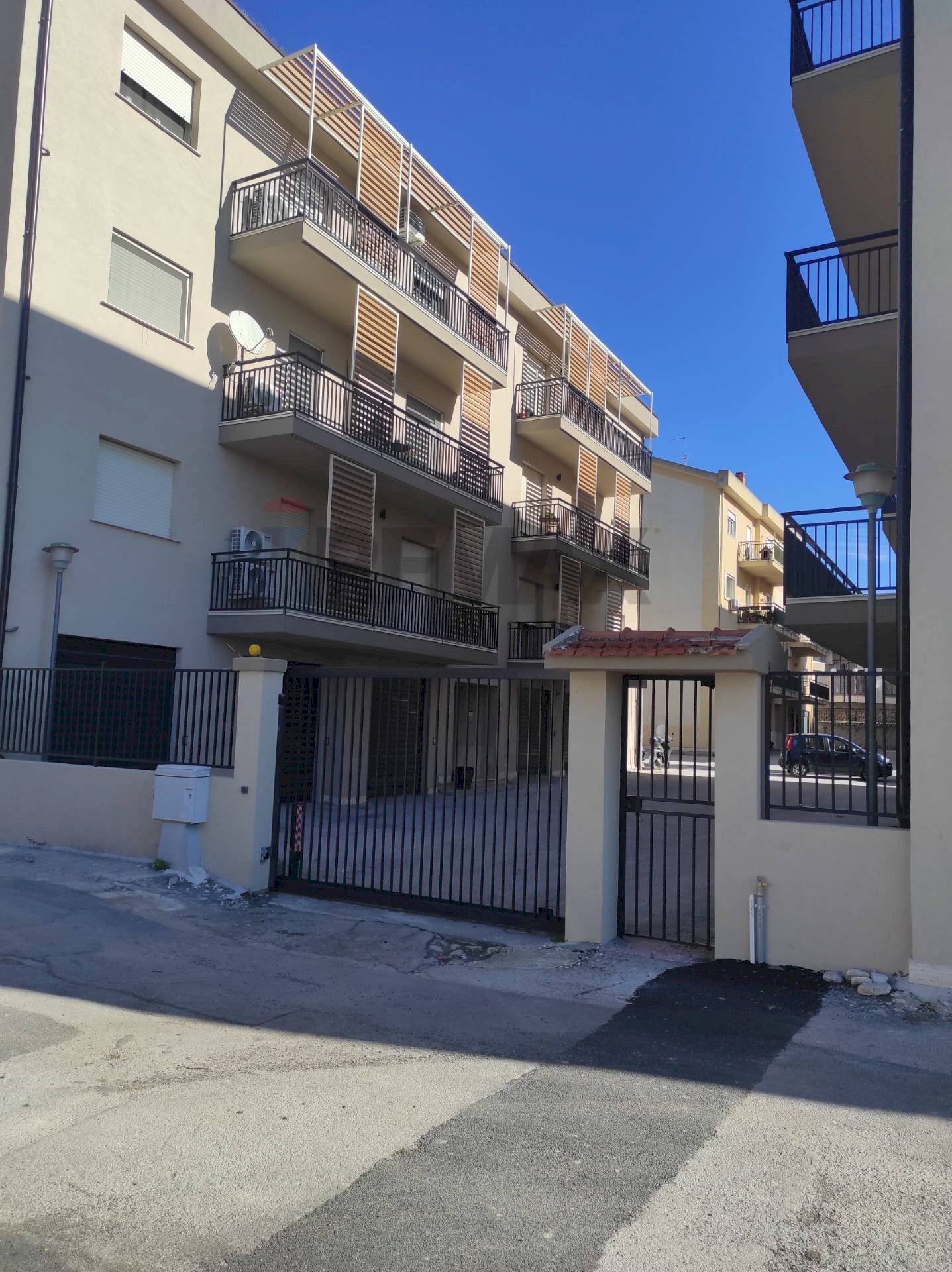 Ingresso carrabile e pedonale - Apartment Via Rosario Livatino
4, Favara - photo 2