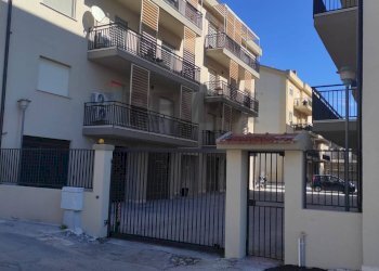 Ingresso carrabile e pedonale - Apartment Via Rosario Livatino
 
4, Favara - photo 2