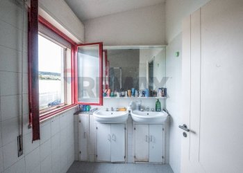 Bagno - Semi-detached house C.da Beneventana
 
SNC, Ragusa - photo 48