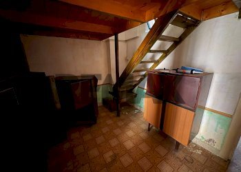 Scale - Casa indipendente Via Giosue Carducci
 
15, San Pietro Vernotico - foto 3
