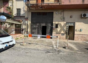 Edificio all\'aperto - Four-room apartment Via Santa Maria Di Gesu' - Fondo Saccone
 
7, Palermo - photo 4