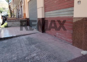 Edificio all\'aperto - Four-room apartment via magistrato pietro merra
 
14, Montelepre - photo 36