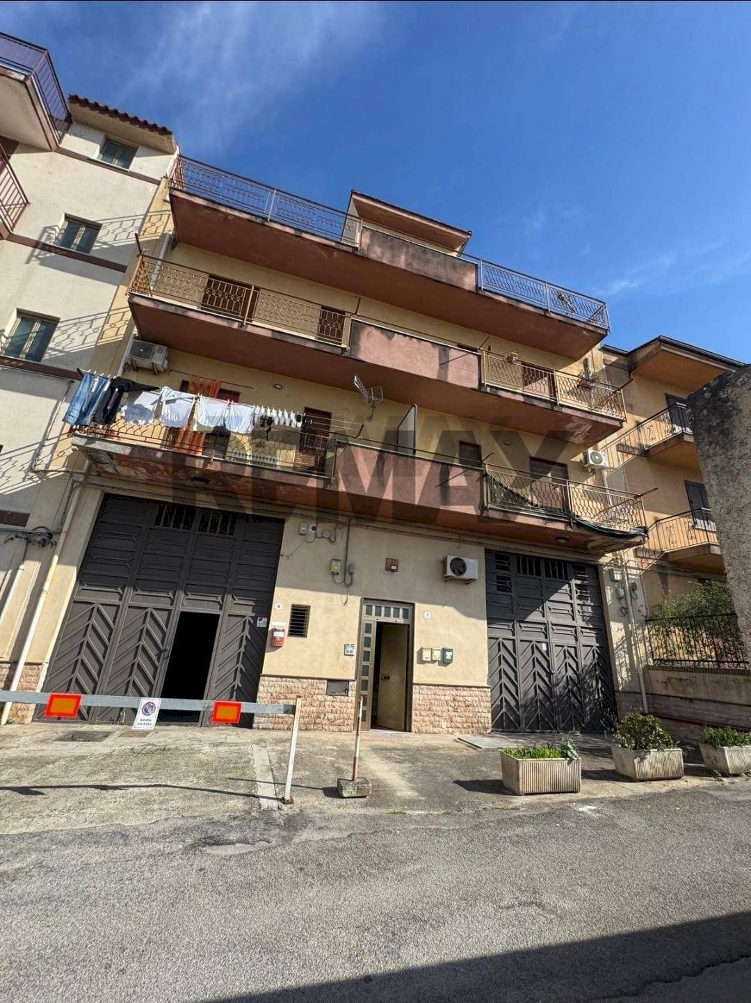 Edificio all\'aperto - Locale Commerciale Fondo Saccone
 
7, Palermo - foto 1