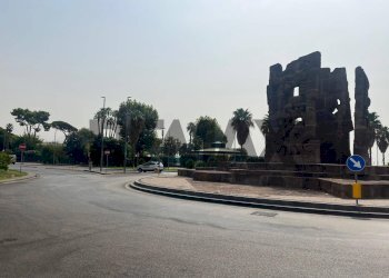 Edificio all\'aperto - Attività Commerciale Riviera di Chiaia
115, Napoli - foto 9
