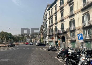 Edificio all\'aperto - Attività Commerciale Riviera di Chiaia
115, Napoli - foto 11