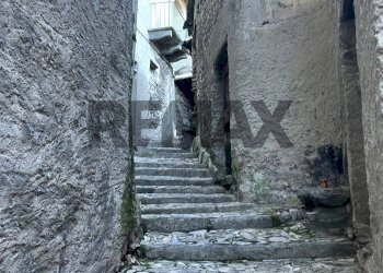 Scale - Quadrilocale Via Canzaga
 
61, Pognana Lario - foto 3