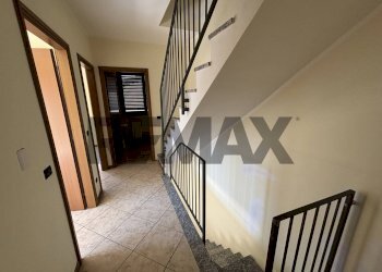 Hall / corridoio - Semi-detached house Via Carcano
 
90, Albavilla - photo 19