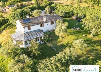 Foto 2 - Villa rimembranze
 
22, Amelia - foto 2