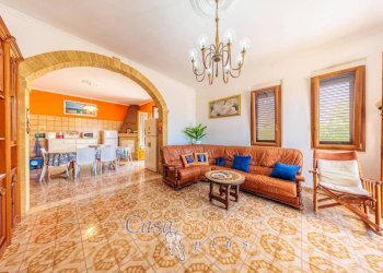 Salone - Villa via Ischia, Taviano - photo 30