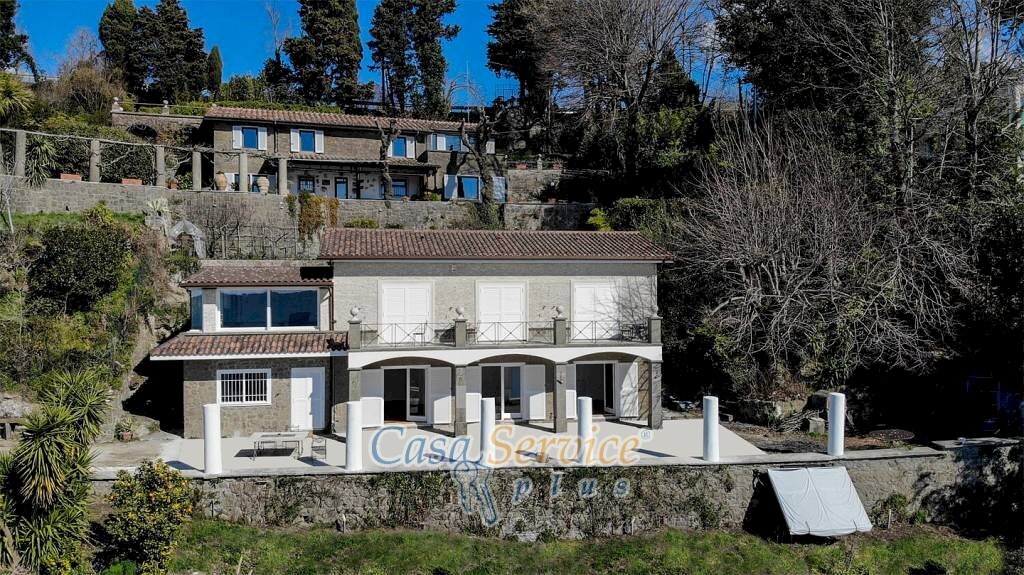 Facciata - Villa via Spiaggia del Lago, Castel Gandolfo - foto 1