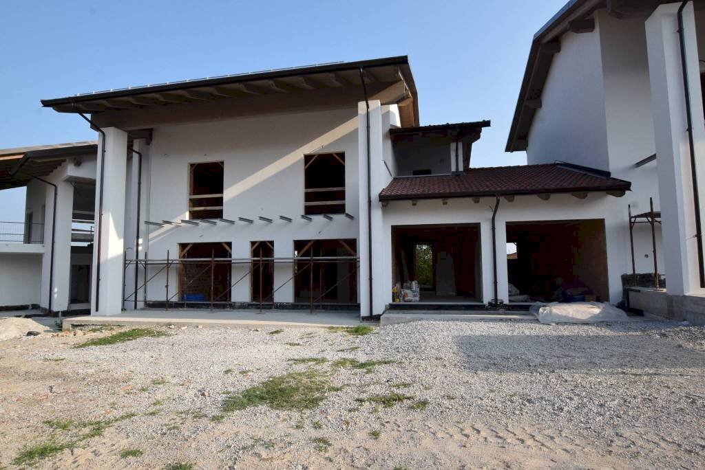 Facciata - Villa a Schiera strada di Roracco, 26, Villanova Mondovì - foto 1