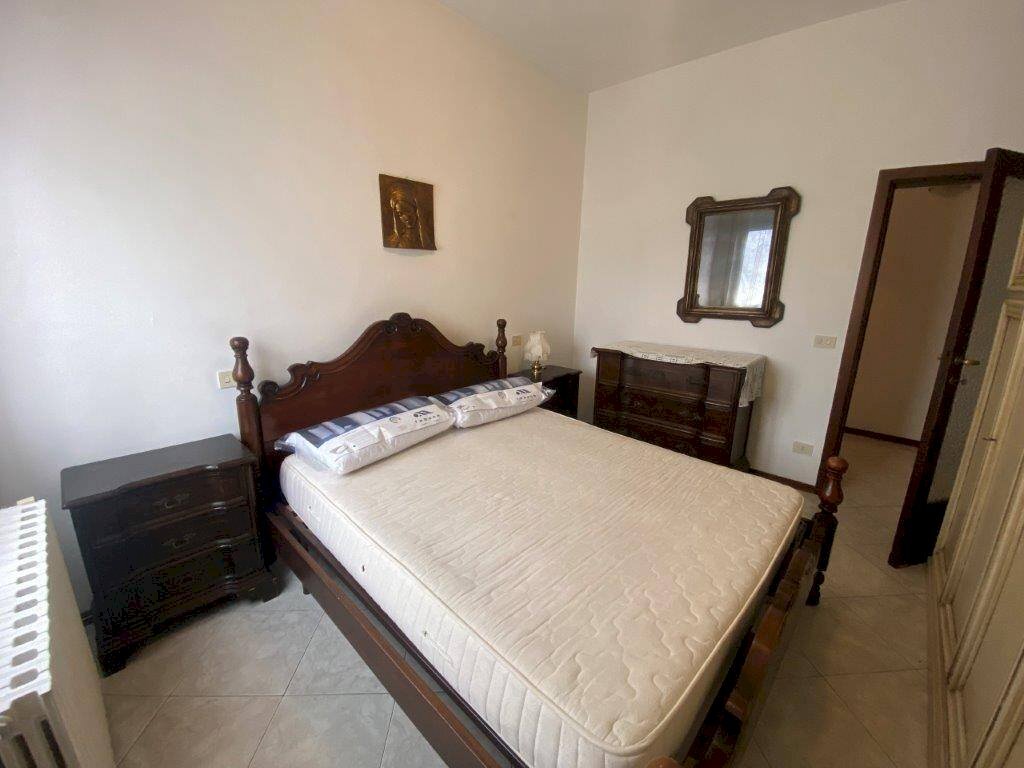 Camera da letto - Three-room apartment via Cufra, 1, Parma - photo 1
