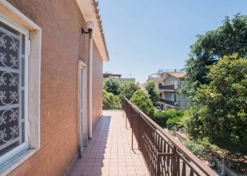 Balcone - Villa via Luigi Pietracqua, Roma - foto 12