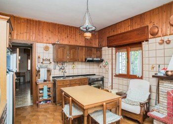 Cucina - Villa via Luigi Pietracqua, Roma - foto 14