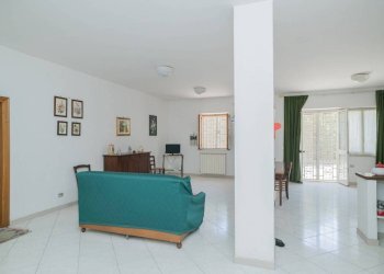 Salone - Villa via Luigi Pietracqua, Roma - foto 27